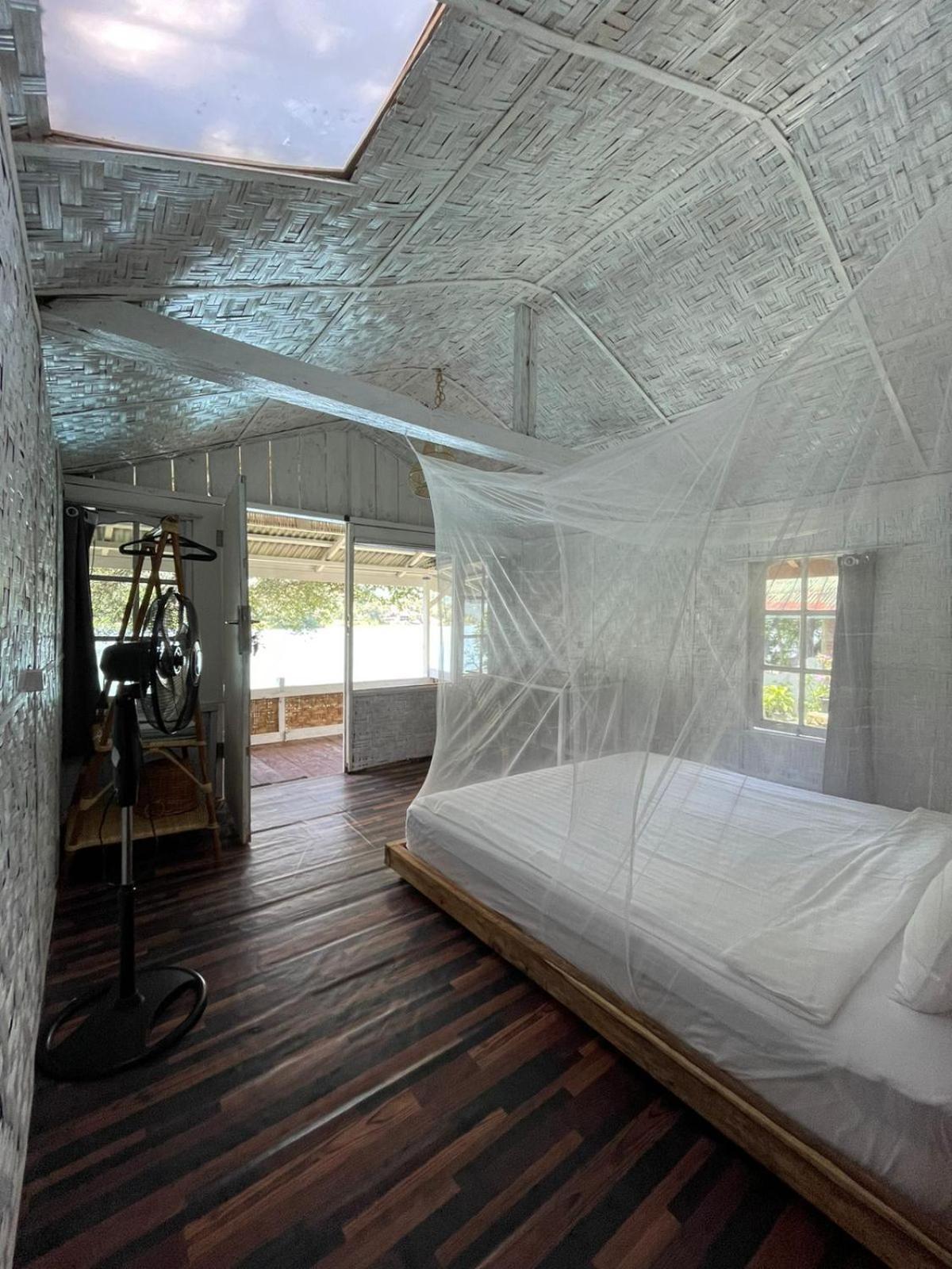 Hub Tata Guesthouse ตุกตุก ภายนอก รูปภาพ