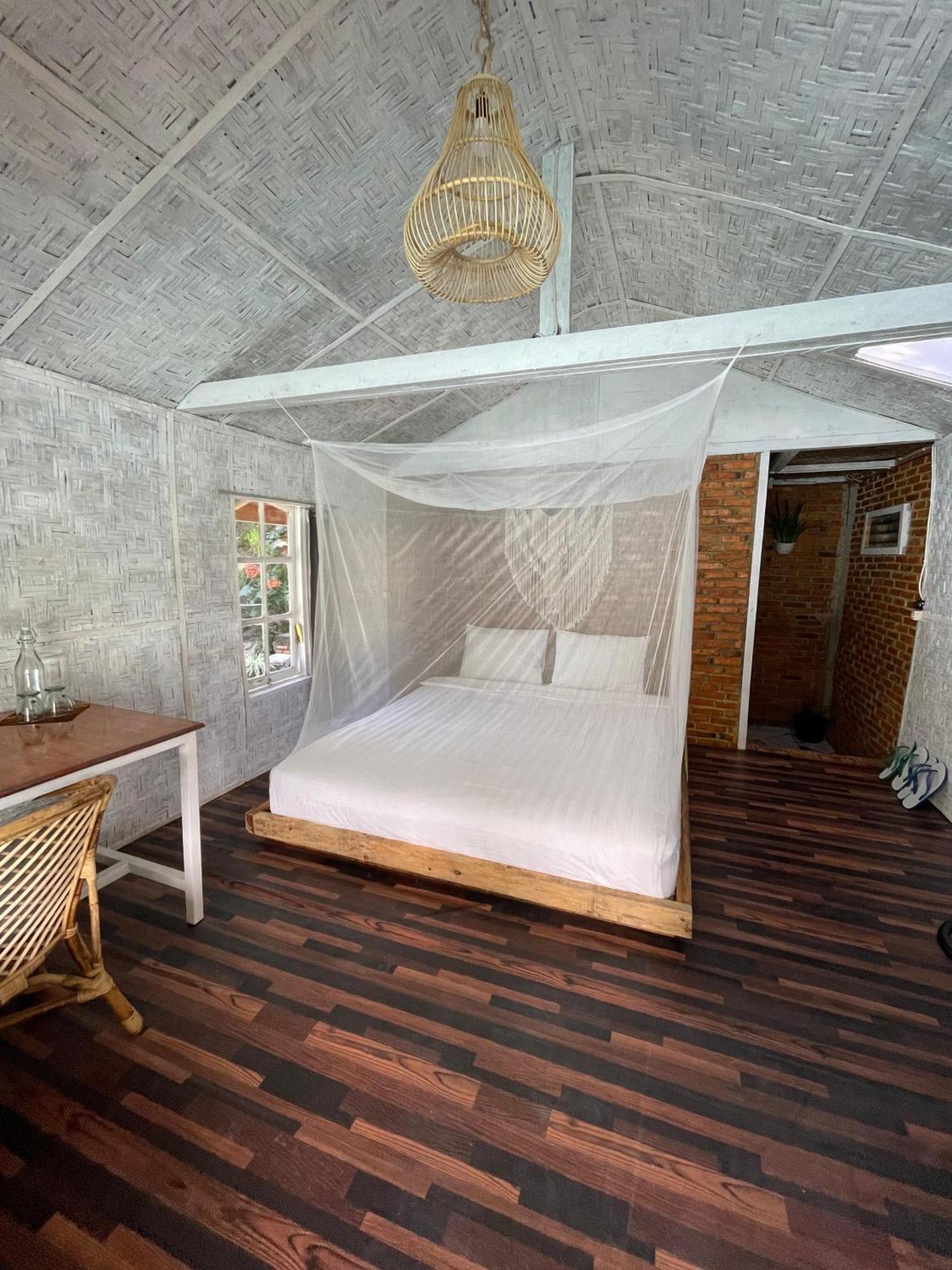 Hub Tata Guesthouse ตุกตุก ภายนอก รูปภาพ